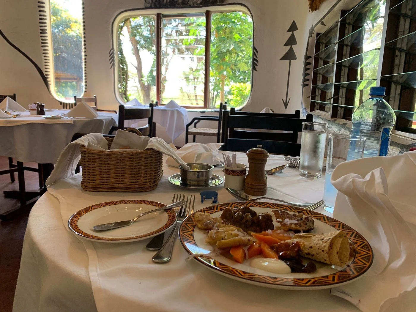 Amboseli Serena Safari Lodge — dining