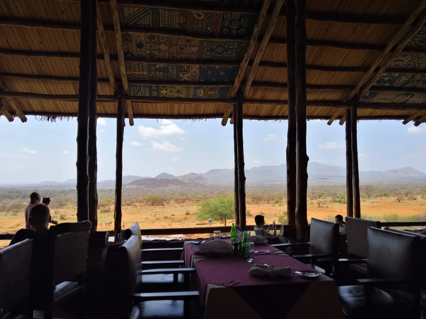 Kilaguni Serena Safari Lodge — open-air dining room