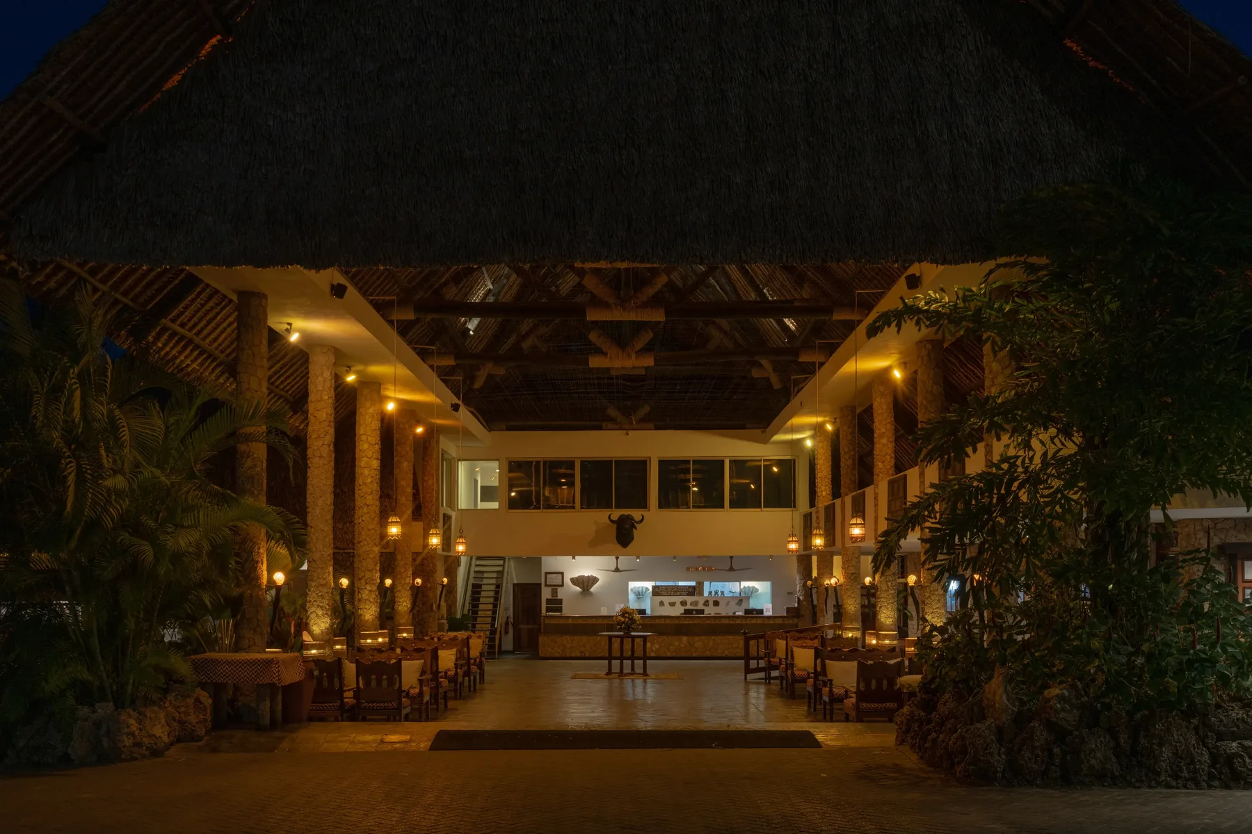 Severin Sea Lodge — lobby at night